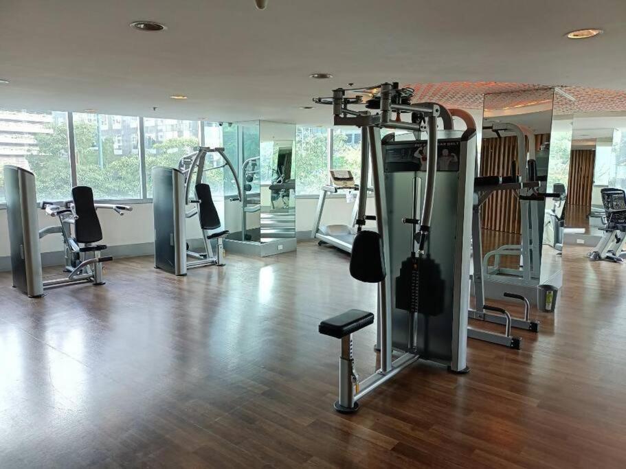 Spacious Bgc 2 Bedroom With A View マニラ市 エクステリア 写真
