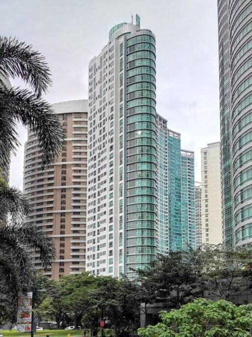 Spacious Bgc 2 Bedroom With A View マニラ市 エクステリア 写真